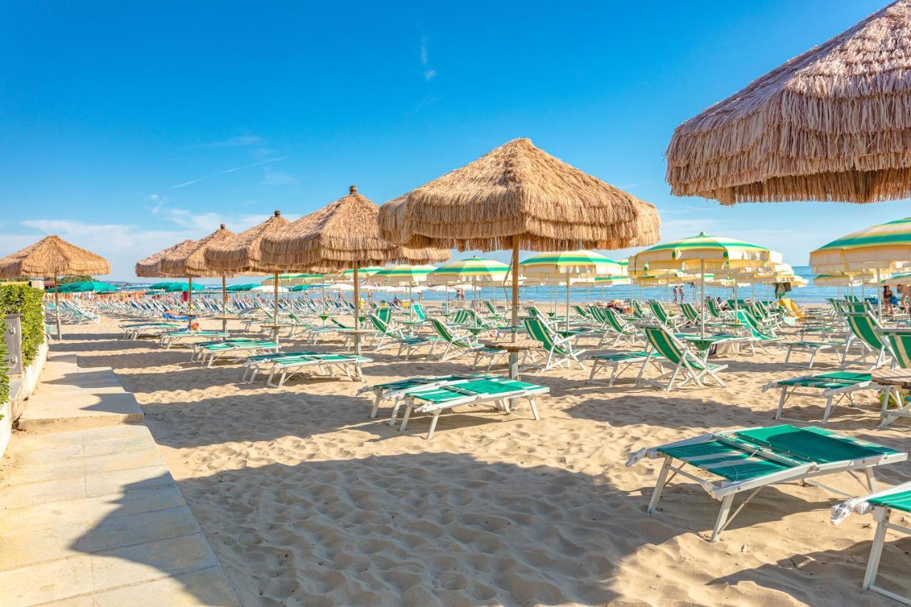 Case Vacanze Blue Bay Resort Roseto Degli Abruzzi Eksteriør bilde