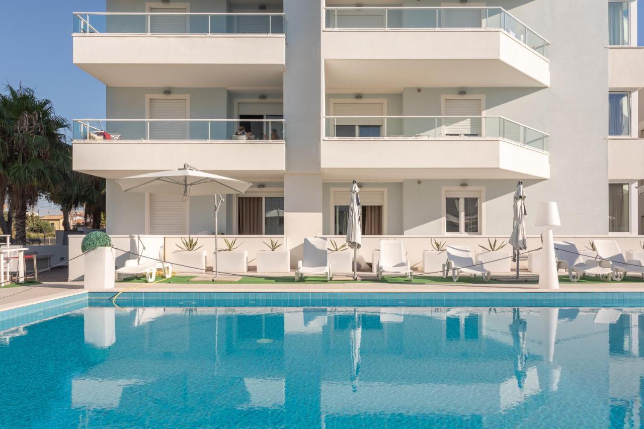 Case Vacanze Blue Bay Resort Roseto Degli Abruzzi Eksteriør bilde