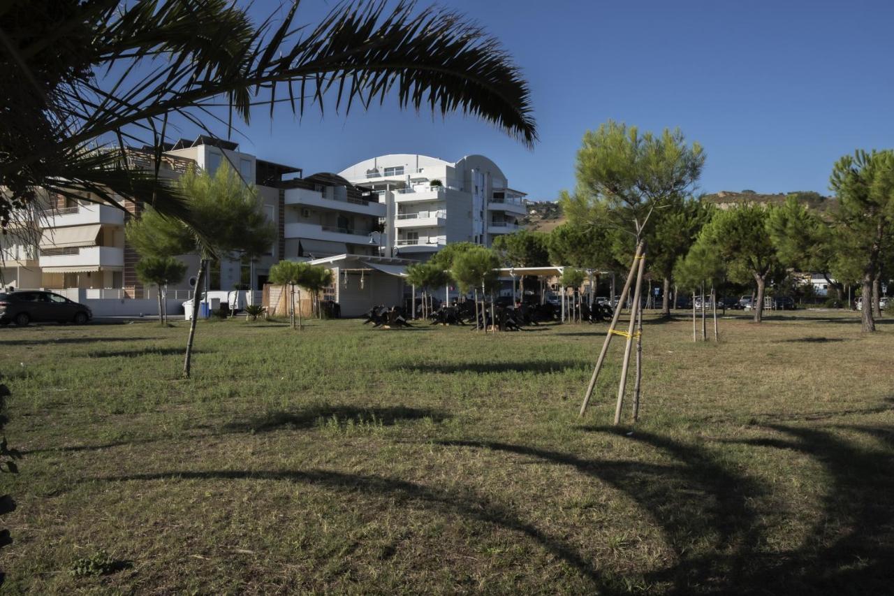 Case Vacanze Blue Bay Resort Roseto Degli Abruzzi Eksteriør bilde