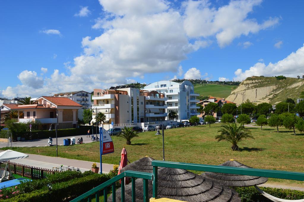 Case Vacanze Blue Bay Resort Roseto Degli Abruzzi Eksteriør bilde