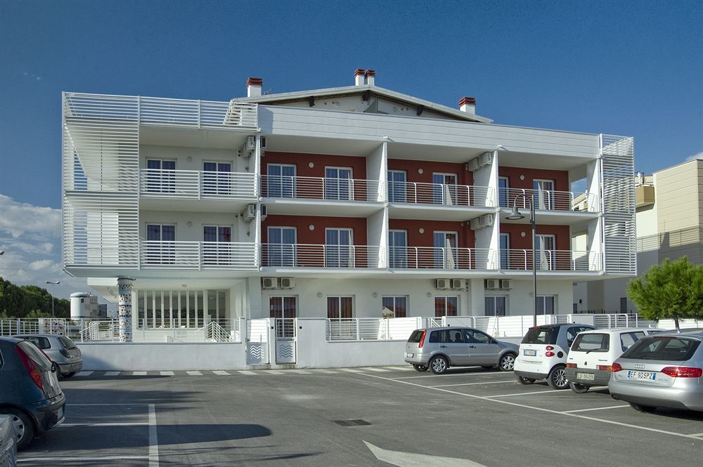 Case Vacanze Blue Bay Resort Roseto Degli Abruzzi Eksteriør bilde