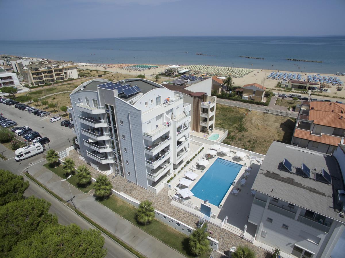 Case Vacanze Blue Bay Resort Roseto Degli Abruzzi Eksteriør bilde