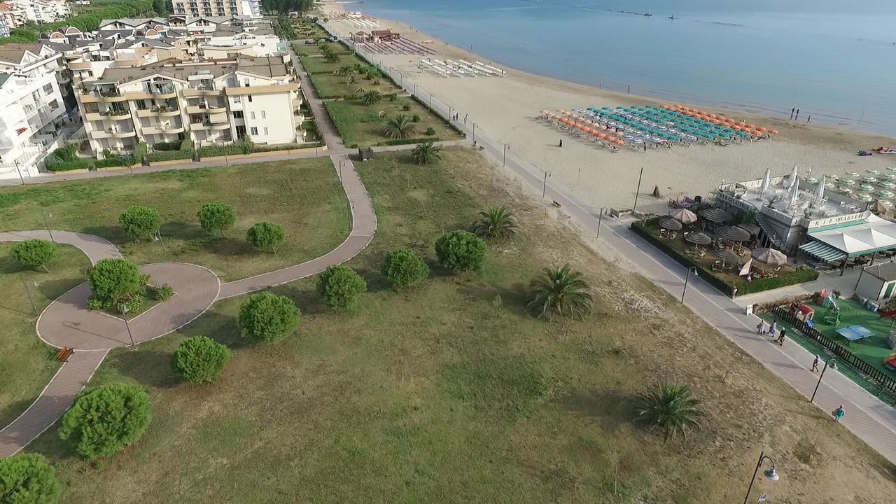 Case Vacanze Blue Bay Resort Roseto Degli Abruzzi Eksteriør bilde